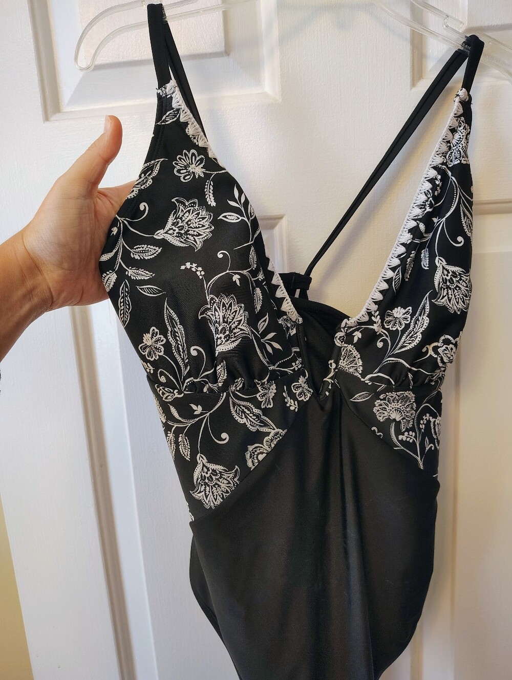 Black Floral V-Neck Tummy Control Halter Swimsuit XL - Picture 6 of 7